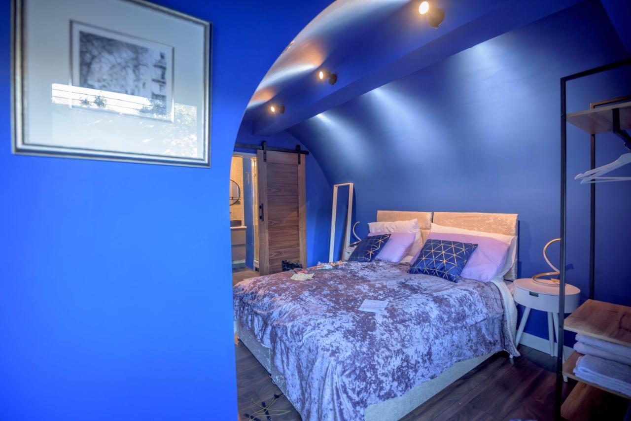 Quirky Vaulted Flat With Terrace Apartment Bath Ngoại thất bức ảnh