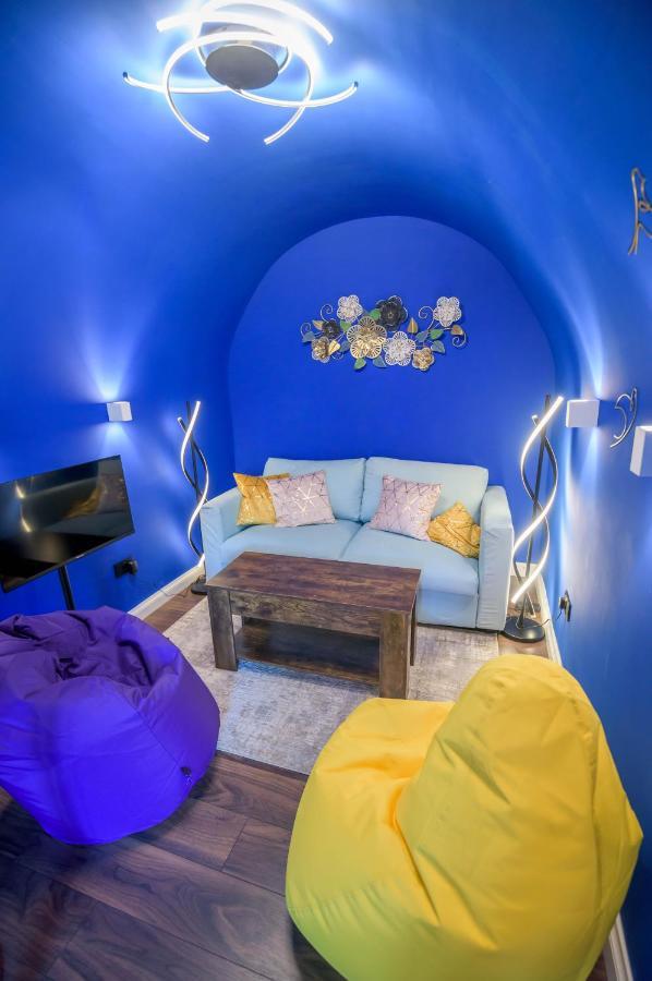 Quirky Vaulted Flat With Terrace Apartment Bath Ngoại thất bức ảnh