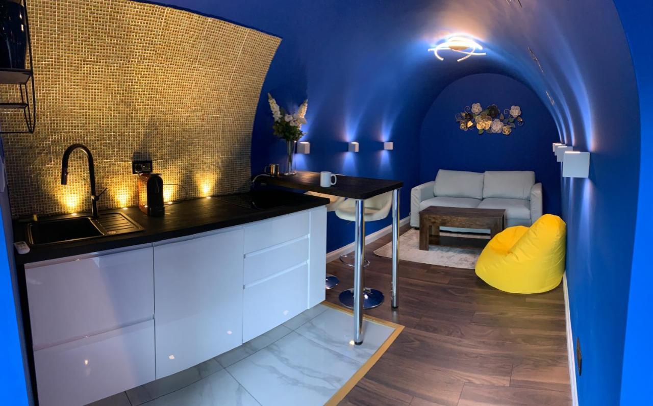 Quirky Vaulted Flat With Terrace Apartment Bath Ngoại thất bức ảnh